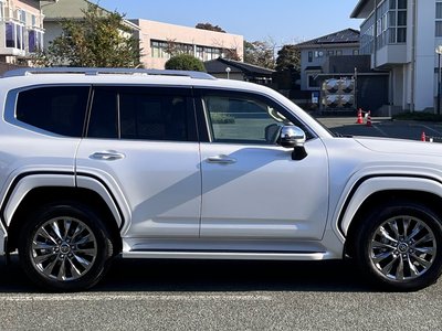 TOYOTA LAND CRUISER 300 - 4
