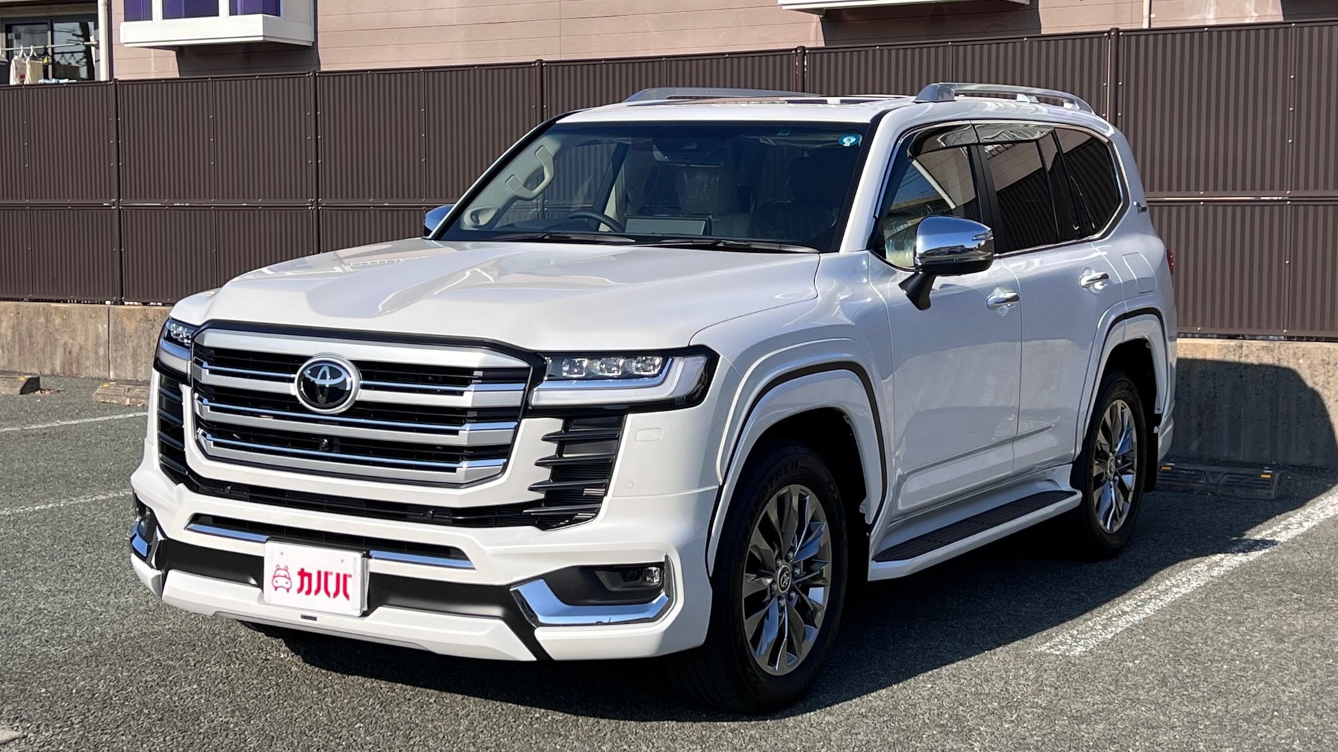 TOYOTA LAND CRUISER 300 - View 1