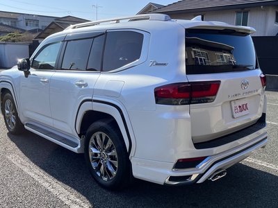 TOYOTA LAND CRUISER 300 - 7