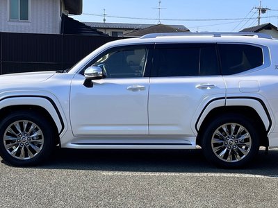 TOYOTA LAND CRUISER 300 - 8