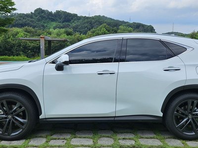 صورة 2 لـ 2026 Lexus NX