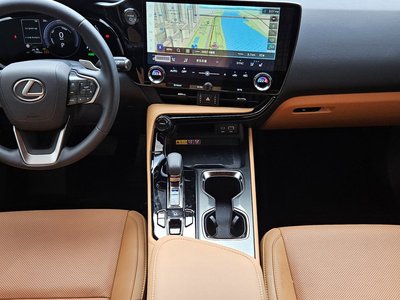 صورة 10 لـ 2026 Lexus NX