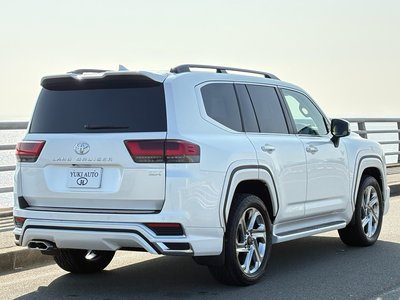 TOYOTA LAND CRUISER 300 - 10