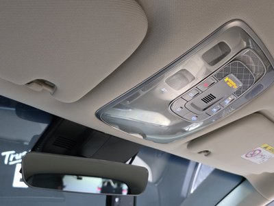 2021 Genesis GV70 — миниатюра 24