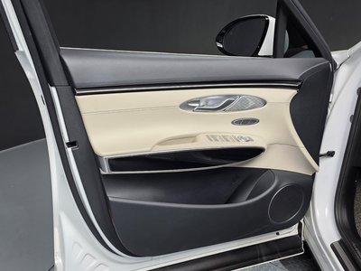 2021 Genesis GV70 — миниатюра 14