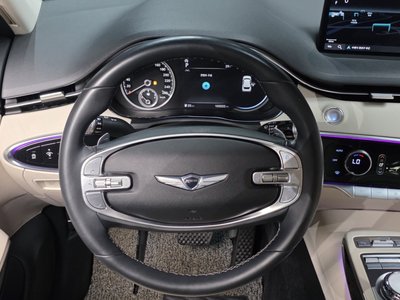 2021 Genesis GV70 — миниатюра 19
