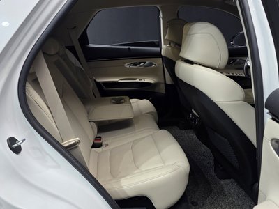 2021 Genesis GV70 — миниатюра 18