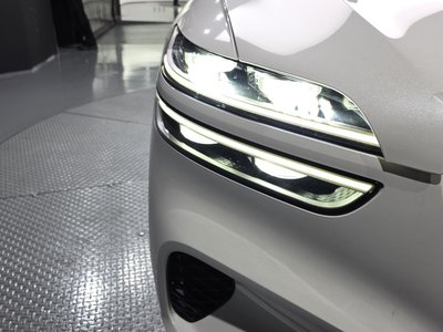 2021 Genesis GV70 photo 9