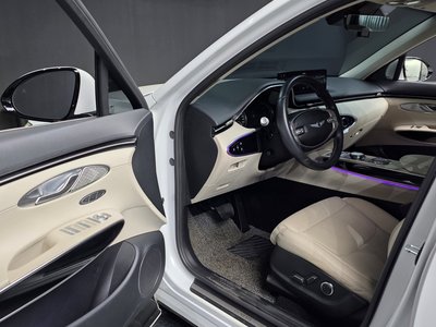 2021 Genesis GV70 — миниатюра 13