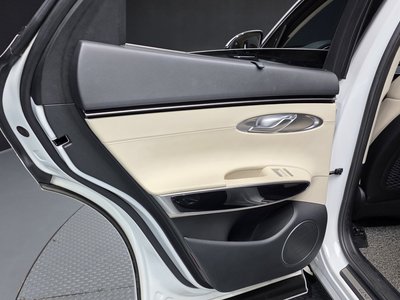2021 Genesis GV70 — миниатюра 15