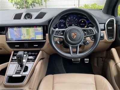 PORSCHE CAYENNE - 8