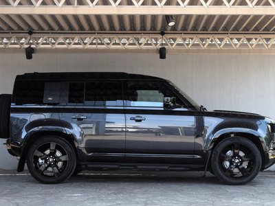 LAND ROVER DEFENDER - 7