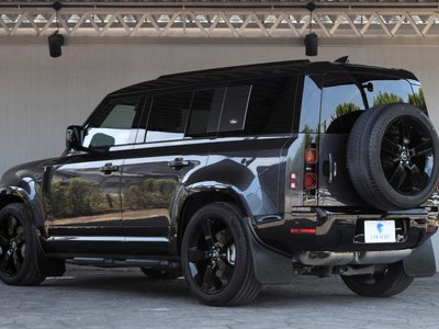 LAND ROVER DEFENDER - 10
