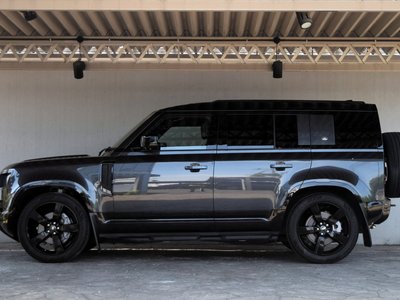LAND ROVER DEFENDER - 6