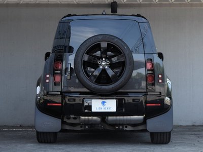 LAND ROVER DEFENDER - 4