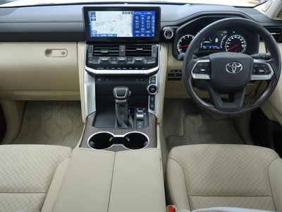 TOYOTA LAND CRUISER 300 - 2