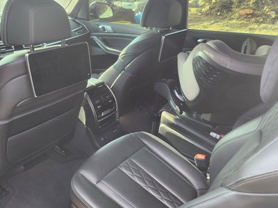 BMW X7 - 7