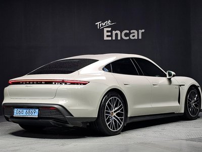 2023 Porsche TAYCAN 照片 3