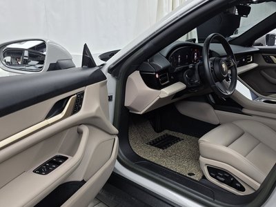 2023 Porsche TAYCAN 照片 10
