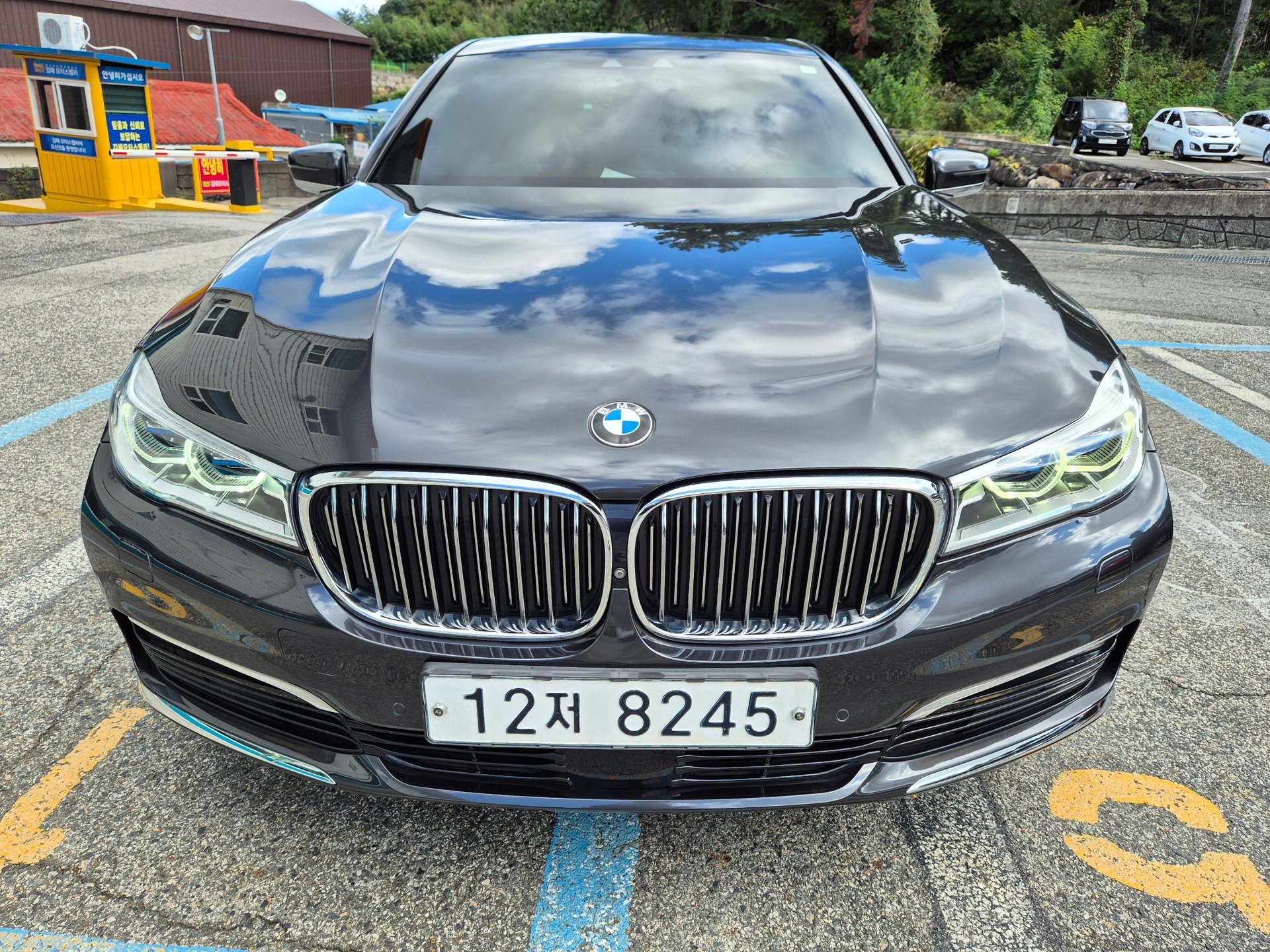 BMW 7 SERIES - View 1
