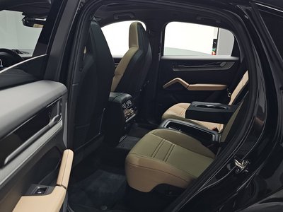 2025 Porsche CAYENNE 缩略图 18