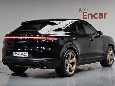 2025 Porsche CAYENNE 照片 2
