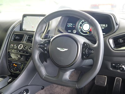 ASTON MARTIN DB11 - 8