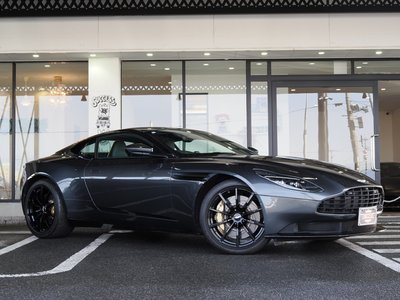 ASTON MARTIN DB11 - 4