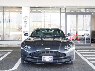 ASTON MARTIN DB11 - 3