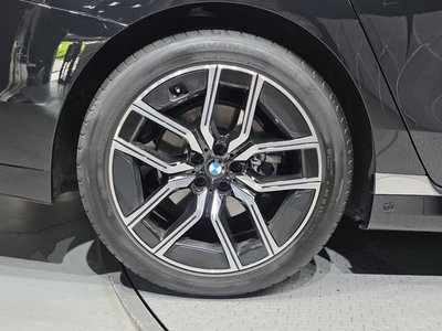 2025 BMW 7 SERIES photo 6