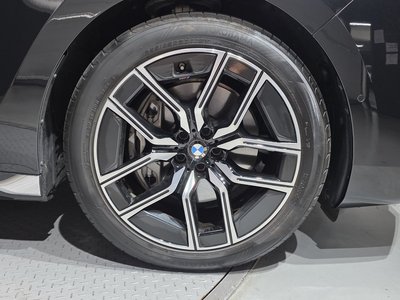 2025 BMW 7 SERIES photo 8