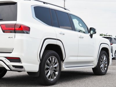 2023 Toyota LAND CRUISER 300 — миниатюра 13