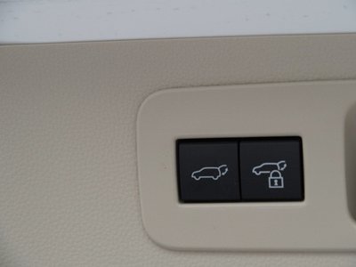 2023 Toyota LAND CRUISER 300 — миниатюра 37