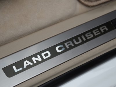 2023 Toyota LAND CRUISER 300 — миниатюра 76