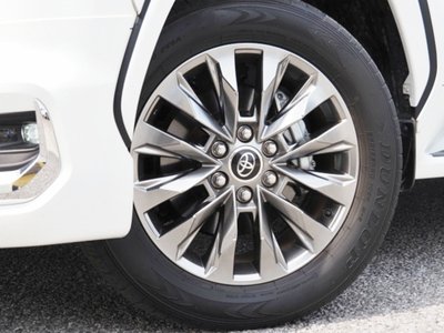 2023 Toyota LAND CRUISER 300 — миниатюра 17