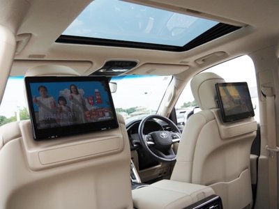2023 Toyota LAND CRUISER 300 — миниатюра 30