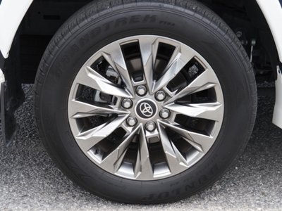 2023 Toyota LAND CRUISER 300 — миниатюра 18