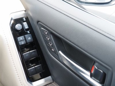 2023 Toyota LAND CRUISER 300 — миниатюра 64