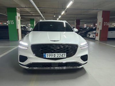 صورة 1 لـ 2024 Genesis GV70