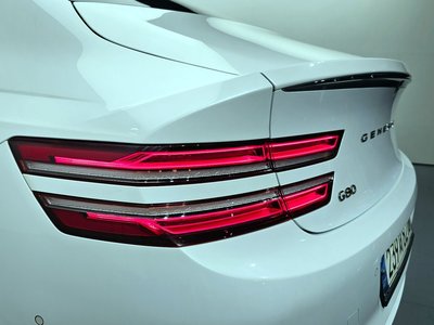 GENESIS G80 (RG3) - 10