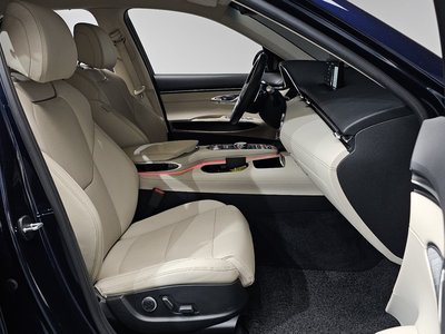 2021 Genesis GV70 thumbnail 16