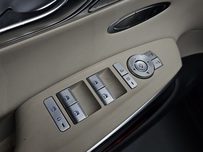 2021 Genesis GV70 thumbnail 30