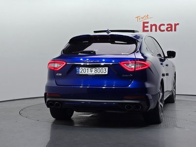 2021 Maserati LEVANTE — фото 3