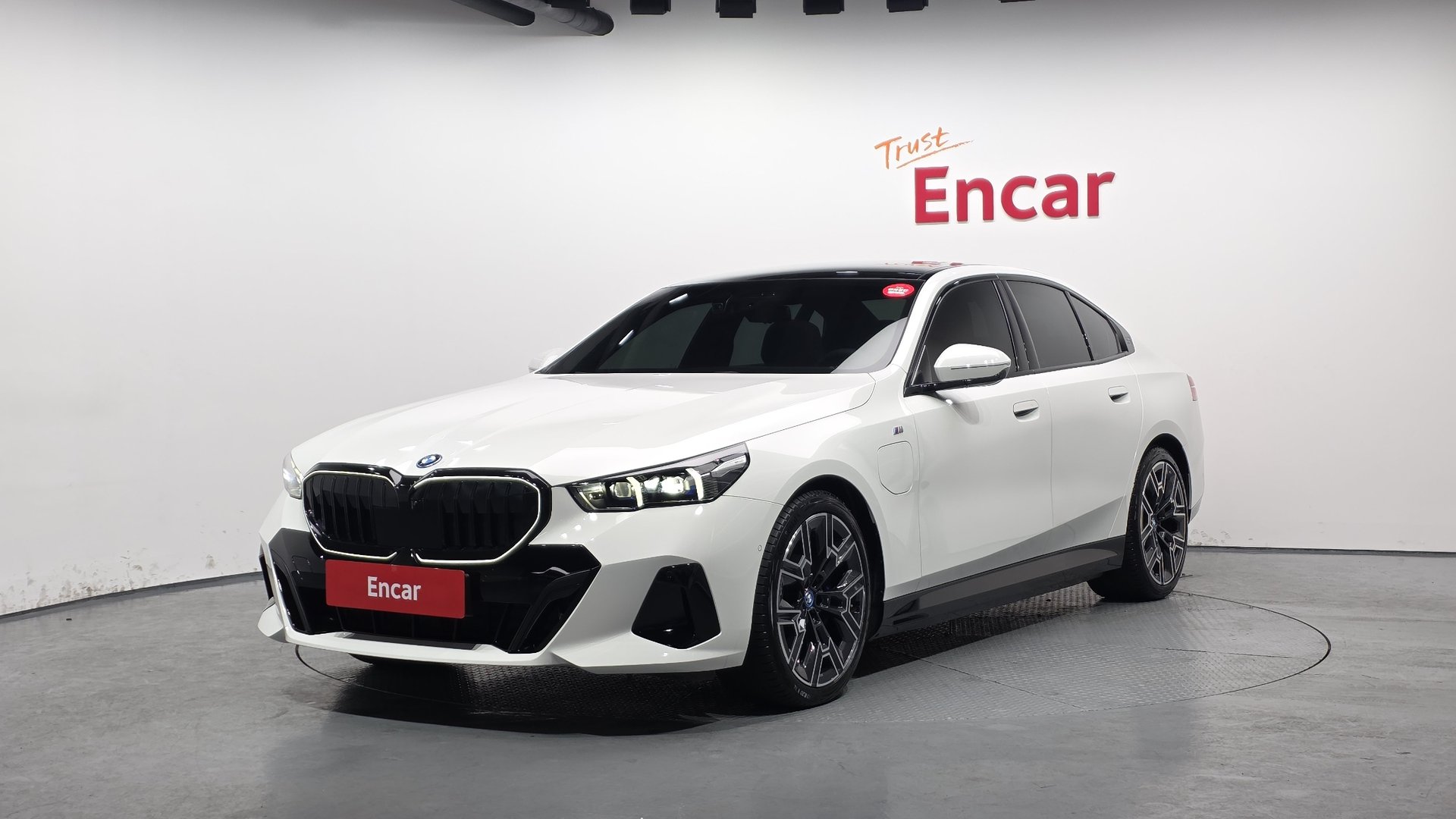 BMW 5 SERIES - View 1