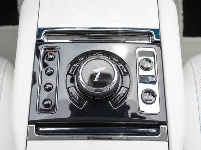 ROLLS-ROYCE CULLINAN - 10