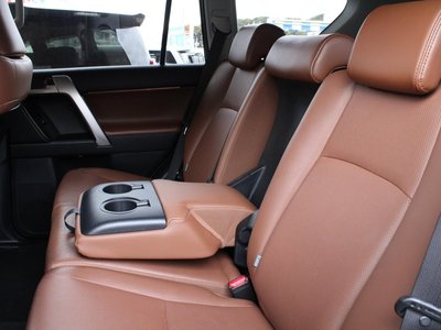 TOYOTA LAND CRUISER PRADO - 9