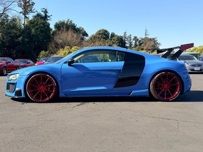 AUDI R8 - 8