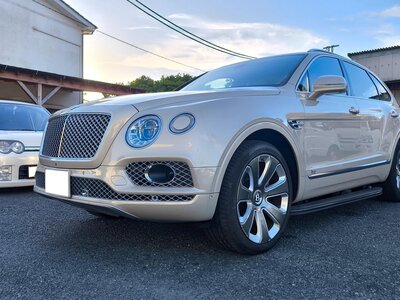 BENTLEY BENTAYGA - 3
