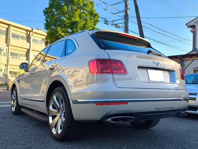 BENTLEY BENTAYGA - 6