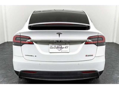 TESLA MODEL X - 2